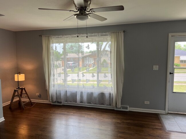 Livingroom - 714 Craig Pl
