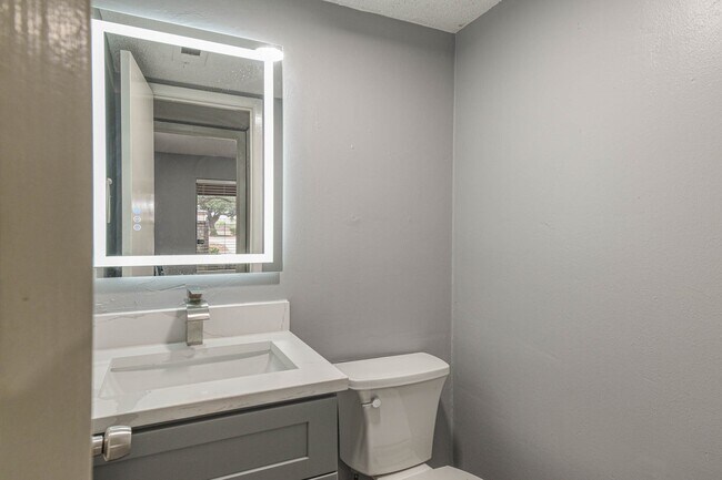 Building Photo - 12543 Wellington Park Dr