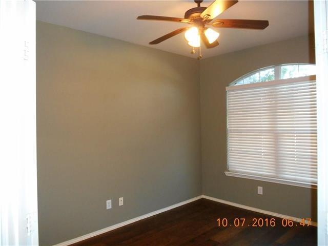 Building Photo - 15617 Gatehouse Dr