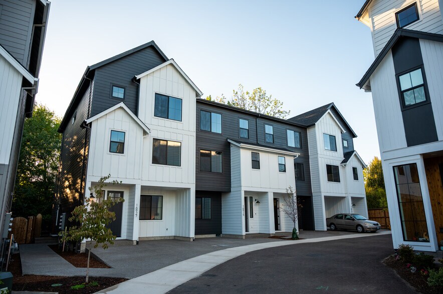 Building Photo - 16909 SW 132nd Ter