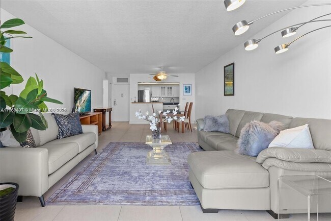 Building Photo - 2201 S Ocean Dr