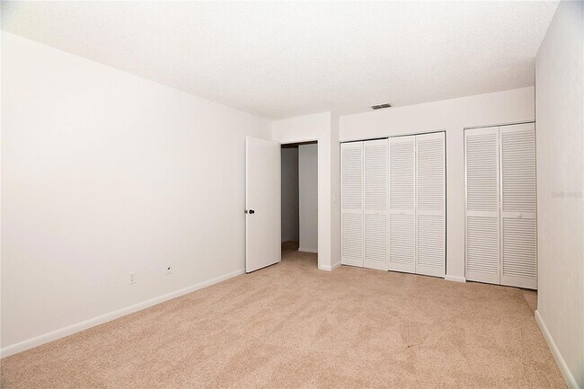 Building Photo - 36 Fairways Cir