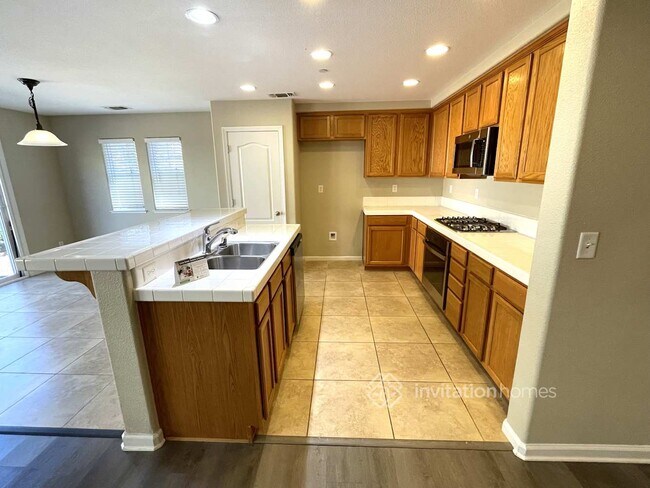 Building Photo - 2671 Nicolson Cir