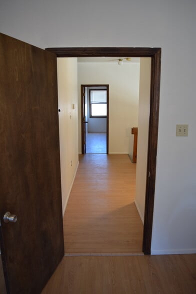 Building Photo - 1937 Sunshine Ter SE