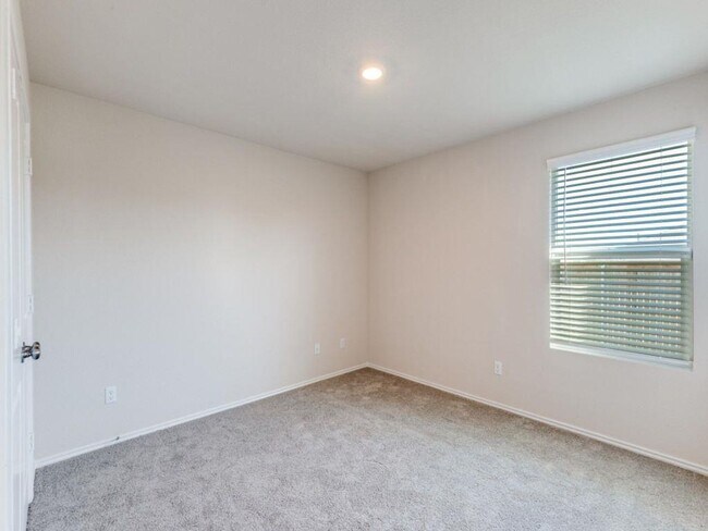 Building Photo - 114 Isaac Millsaps Trl