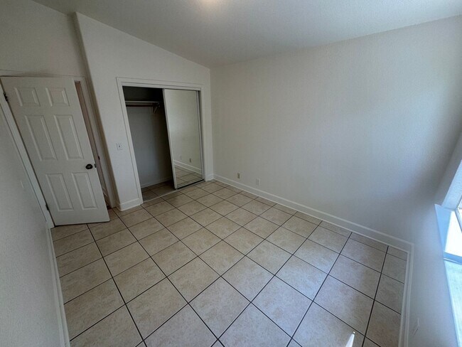 Building Photo - 3 bedroom | 2 bathroom | Single family hom...