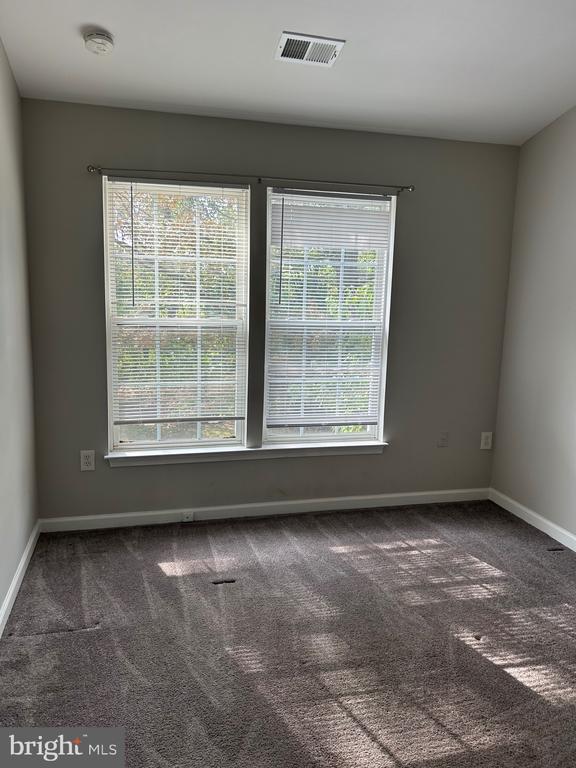 Building Photo - 9602 Woodview Dr