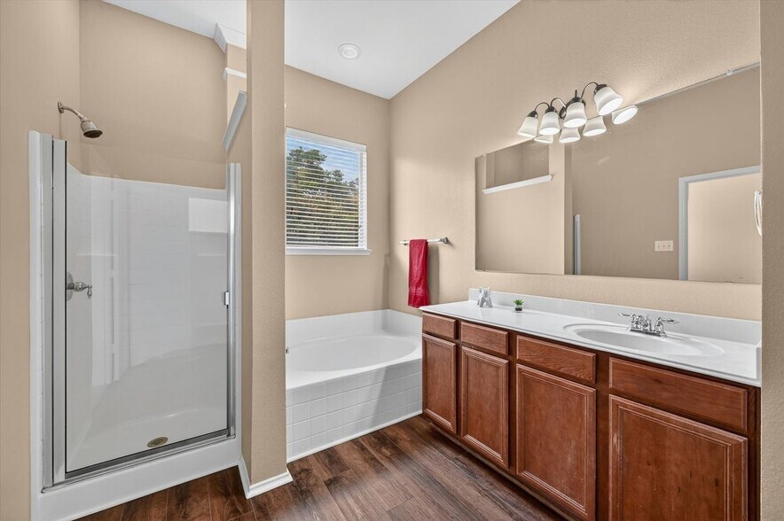 Building Photo - 2510 Sedona St