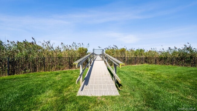 Building Photo - 102-192 Dune Rd