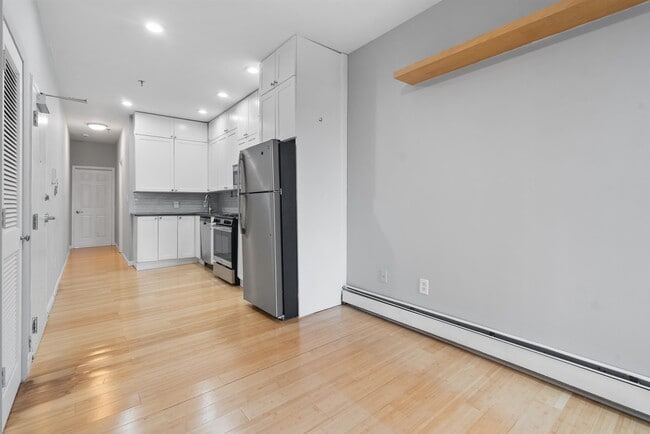 Building Photo - 809 Park Ave