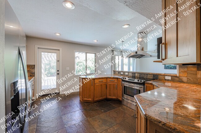 Building Photo - 8556 E Keim Dr