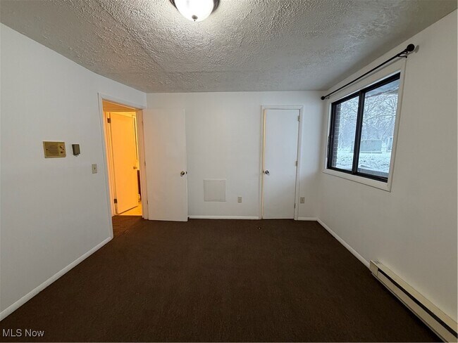 Building Photo - 4107 Orchard Dale Dr NW