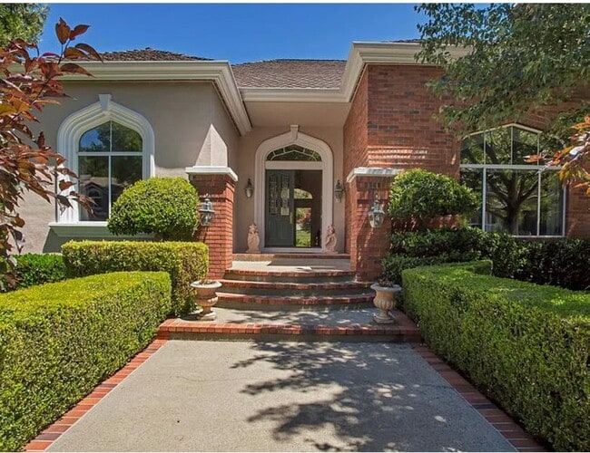 Building Photo - 4 Bed 3 Bath Elegant Home In Lafayette W/ ...