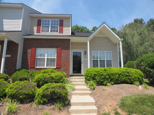 Primary Photo - End Unit 3 bedroom, 2 bath Townhome in the...