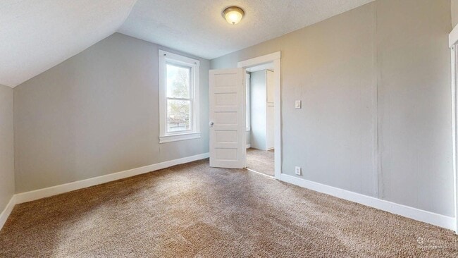 Building Photo - Clark / Fulton Area - 3 Bedrooms - 1 Bath - Single Family Home