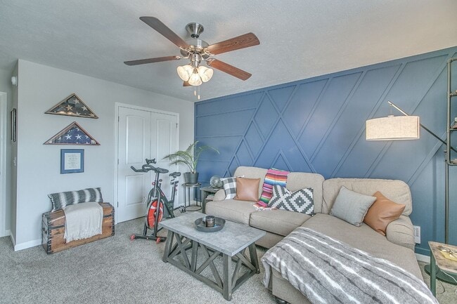 Building Photo - 3404 Tourmaline Dr