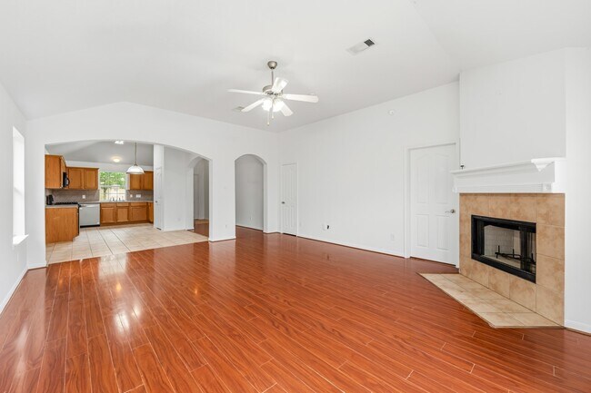 Building Photo - 4908 Summer Rain Dr