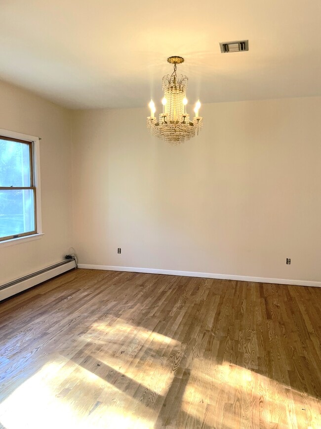 Building Photo - 2027 Reservoir Rd