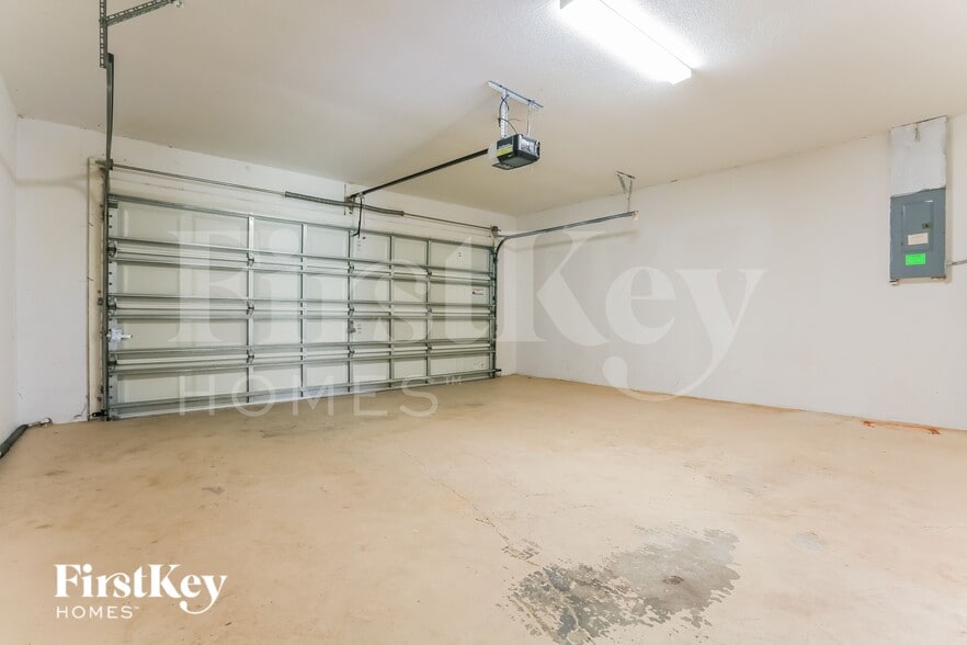 Building Photo - 2728 Parrot St