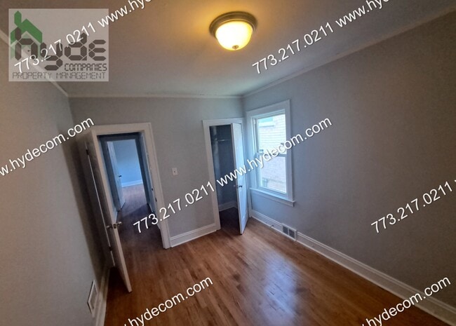 Building Photo - 10017 S La Salle St