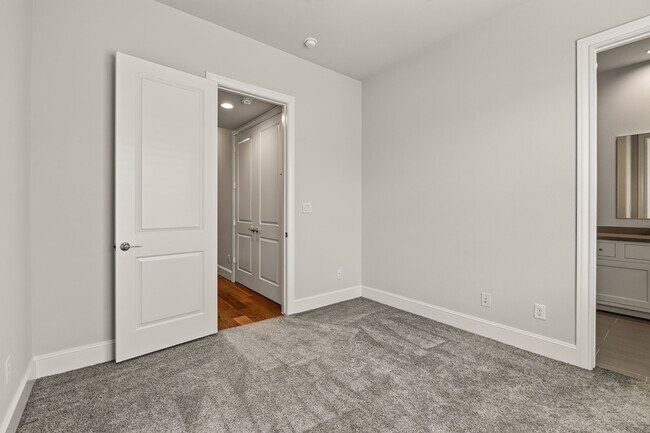 Building Photo - 8711 Oak Kolbe Ln