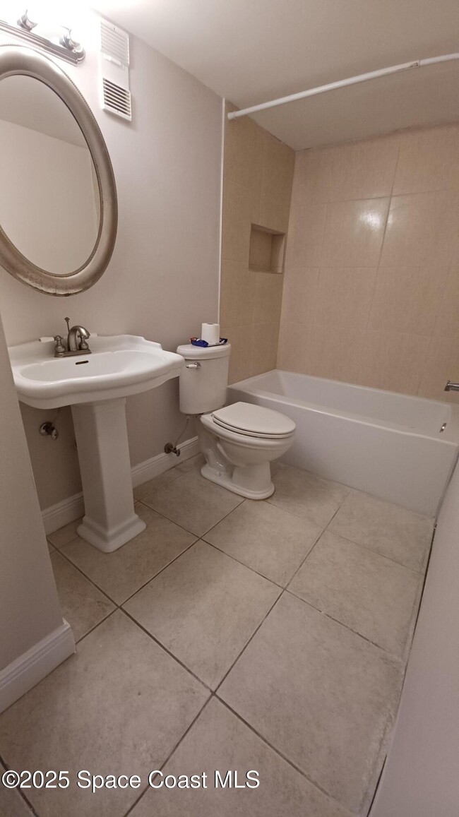 Building Photo - 196 San Juan Cir