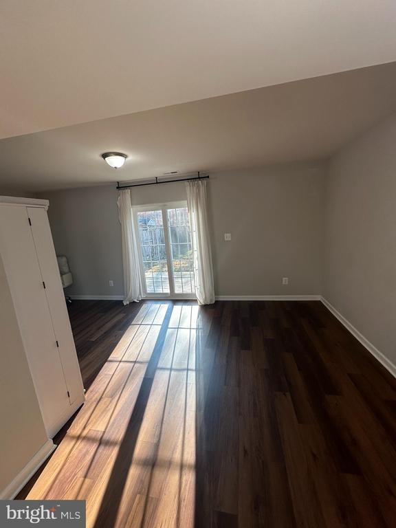 Building Photo - 2069 Tanglewood Dr