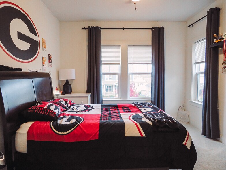 Building Photo - 24353 White Elm Pl