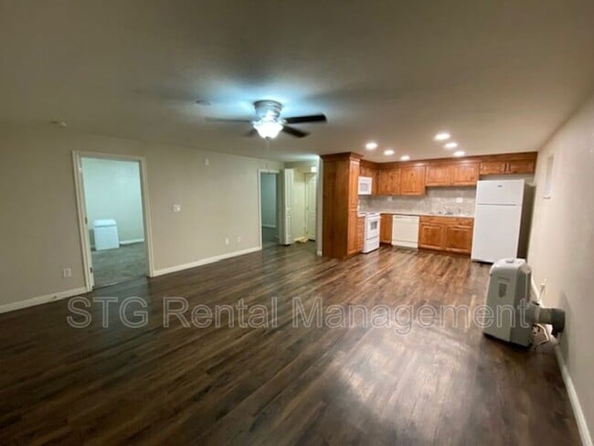 Building Photo - 145 E 500 S