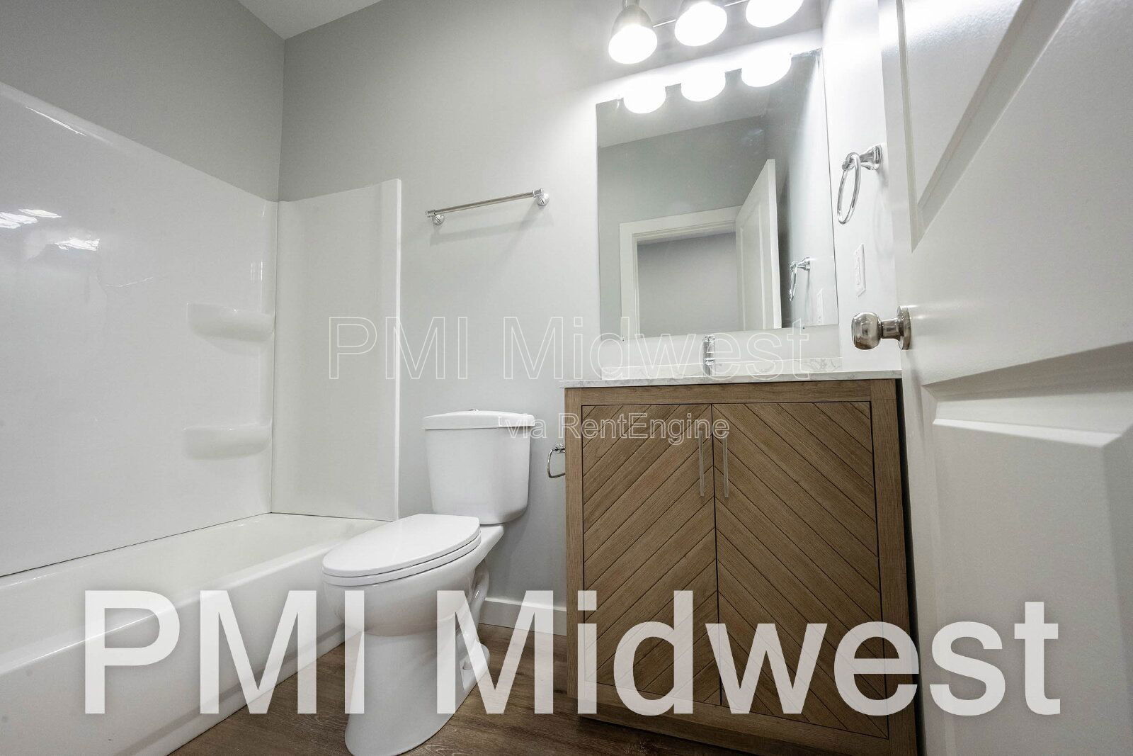 Building Photo - 2814 E Michigan St