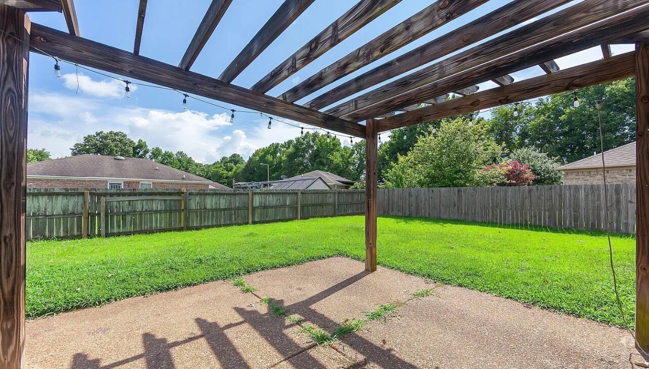 Building Photo - 136 Enfield Cv