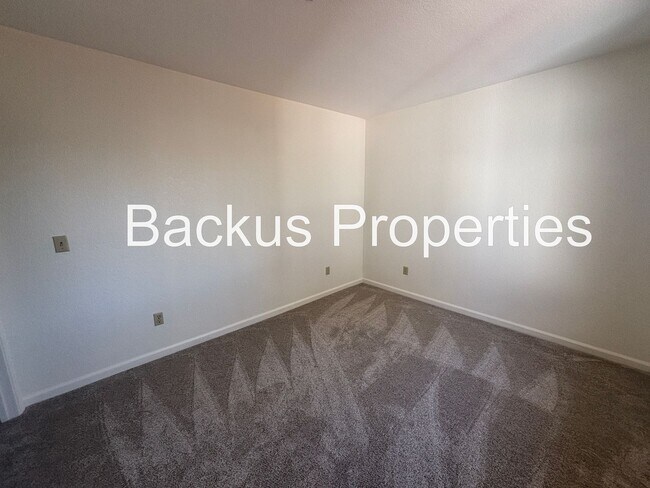 Building Photo - Great two-bedroom home at end of cul-de-sac