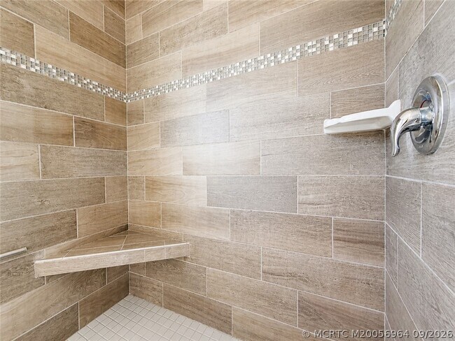 Building Photo - 252 NE Ebbtide Way