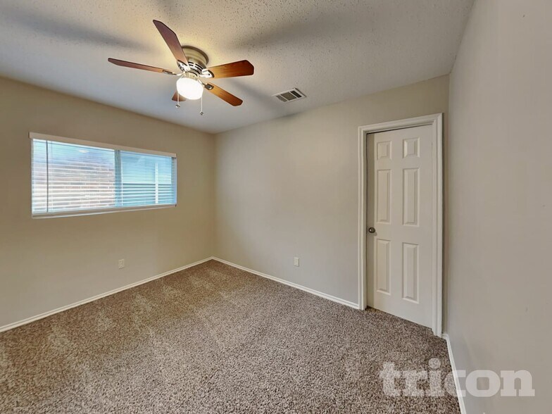 Building Photo - 172 Washington Way