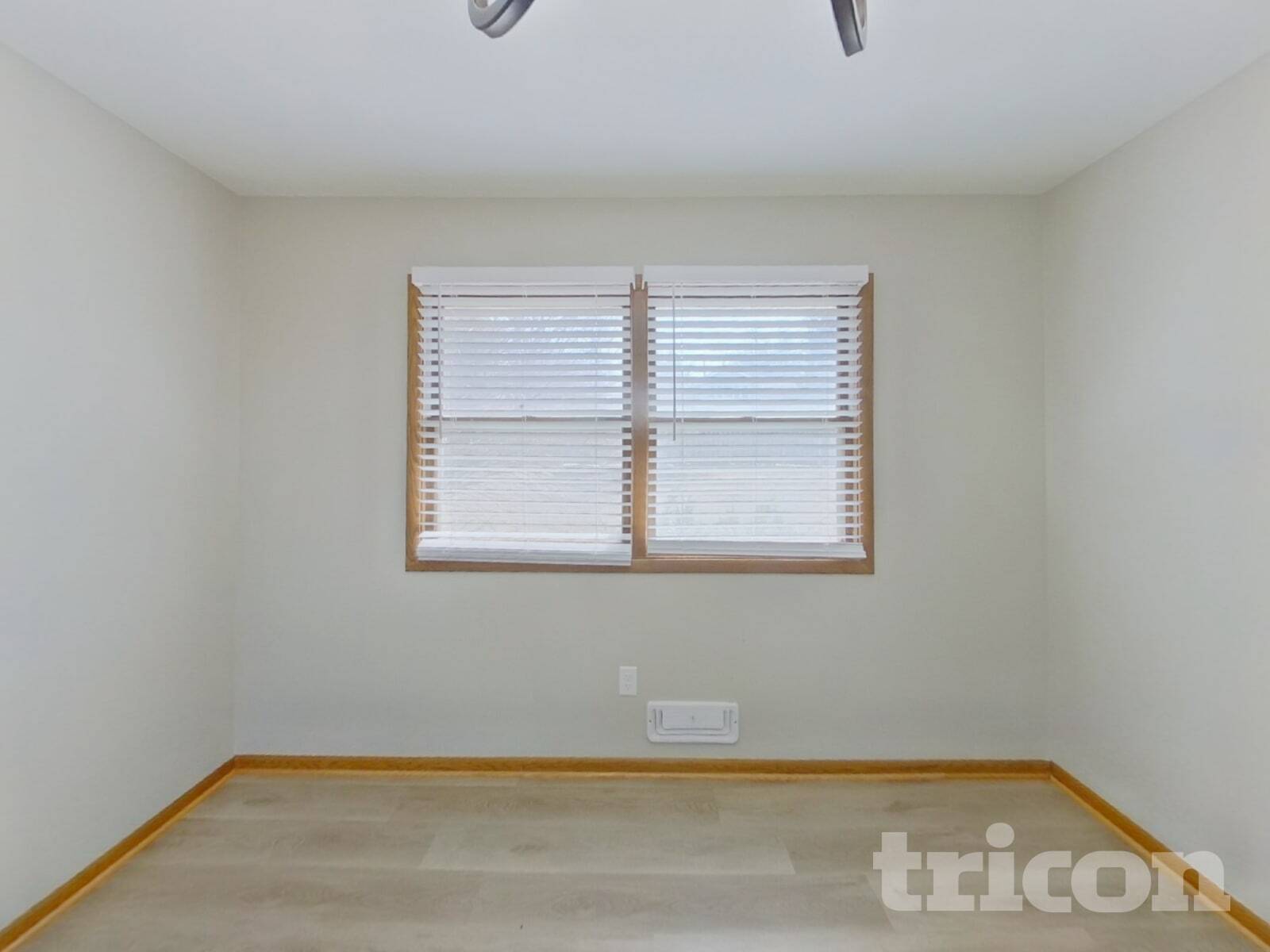 Building Photo - 3301 Skyview Dr