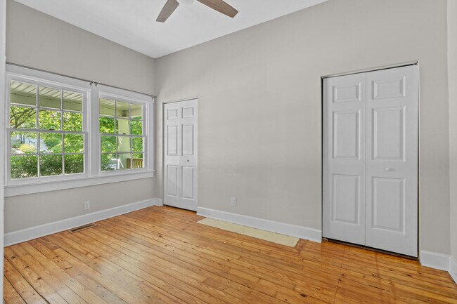 Building Photo - 707 Woodland Ave