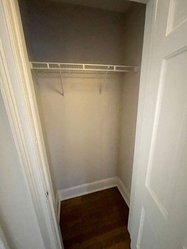 Building Photo - Junior League - 3039 M