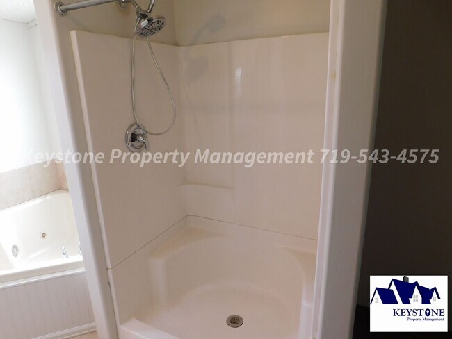 Building Photo - 710 S Walton Dr