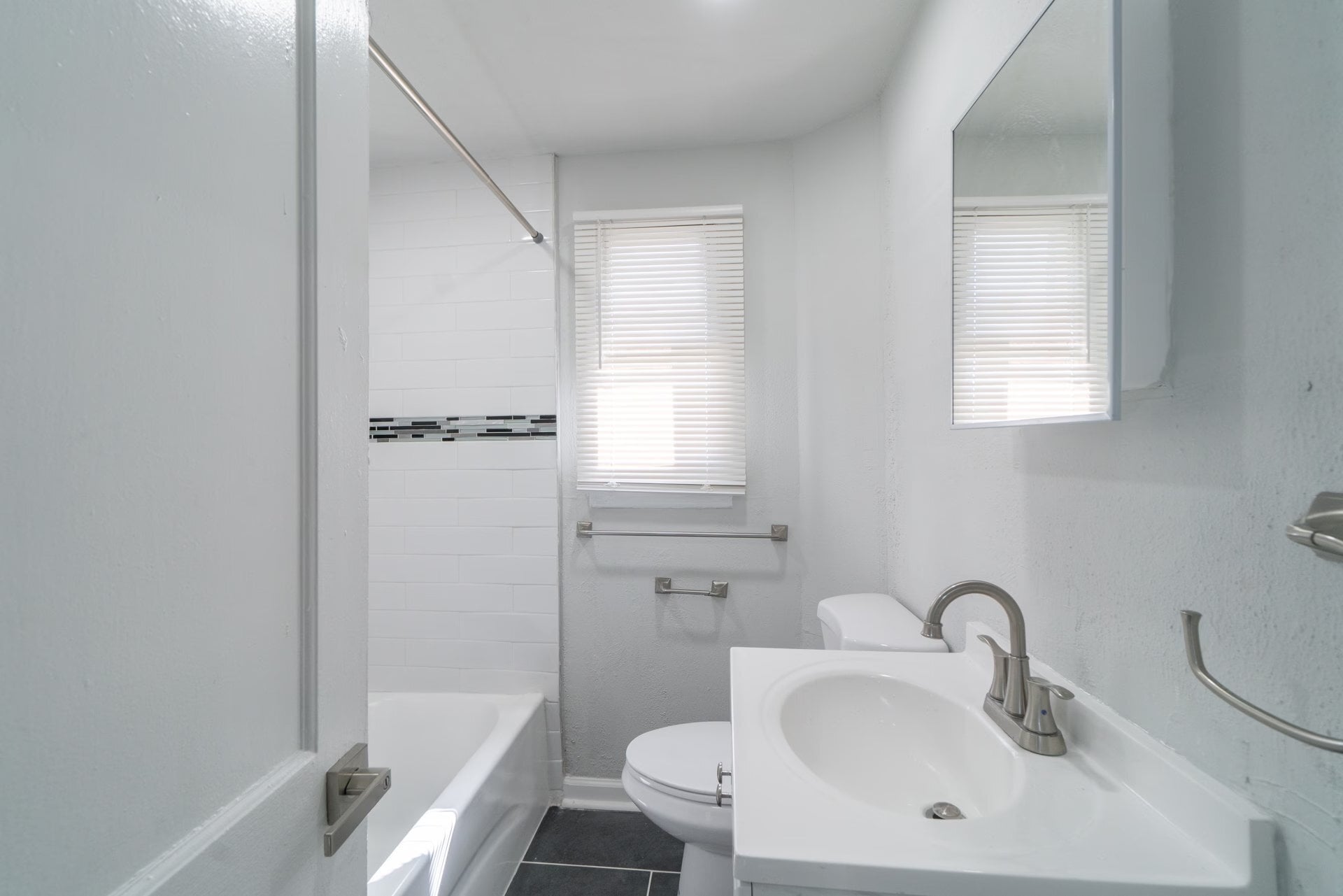 Building Photo - 124 Yorke St