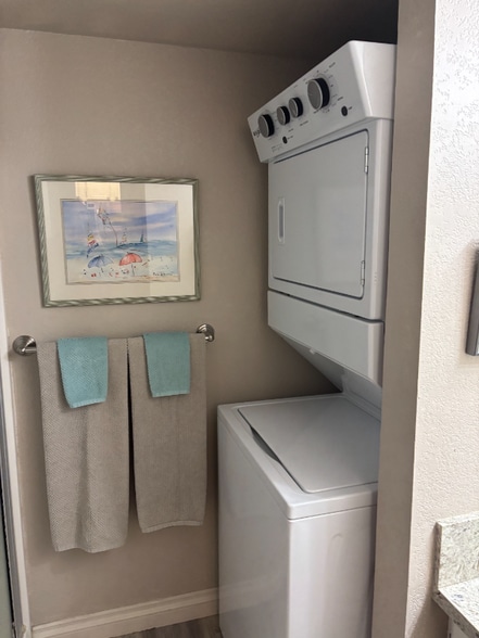 Building Photo - 1806 Swanson Ave