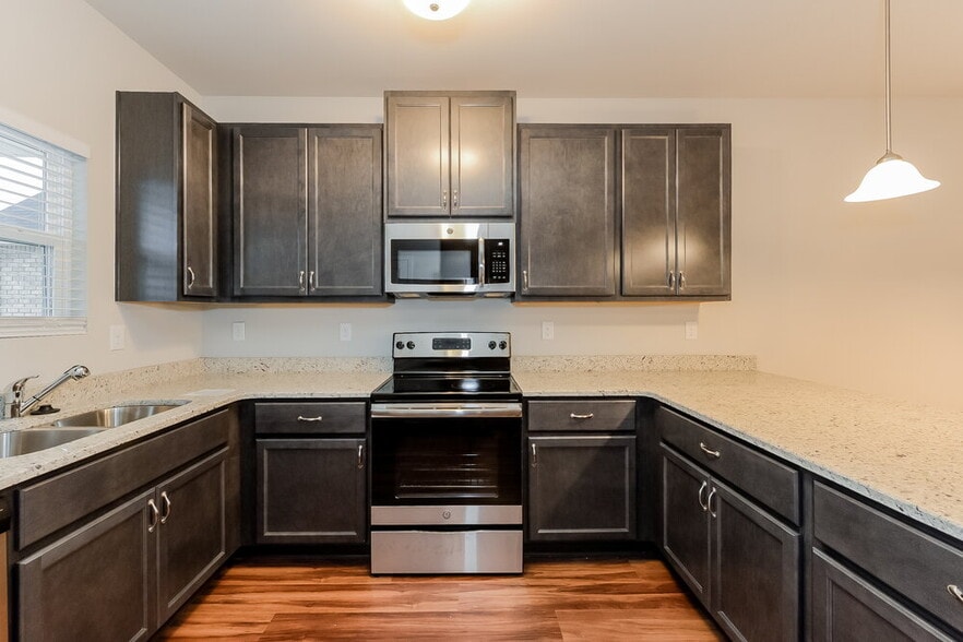 Building Photo - 180 Addy Ln