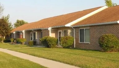 Building Photo - 980 Meadow Ln