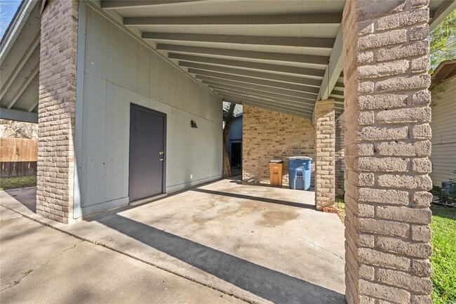 Building Photo - 2415 Burleson Ct