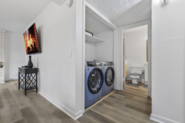 Building Photo - Fully furnished, 2BR Duplex near major healthcare employment centers, colleges, universities, and...