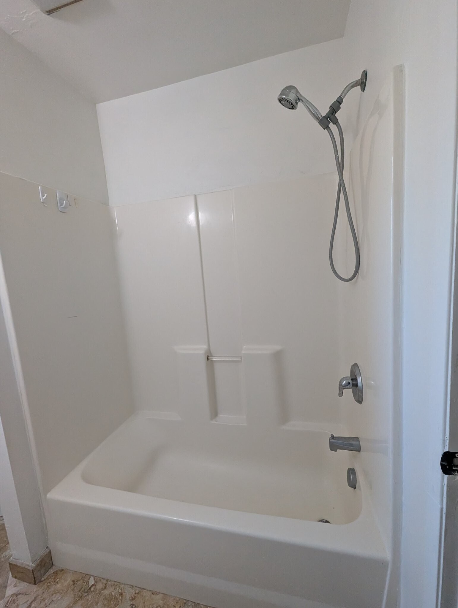 Building Photo - 14301 Mill Ct