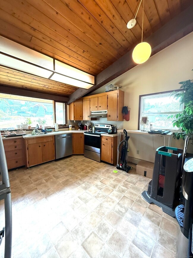 Building Photo - 117 Phoenix Dr