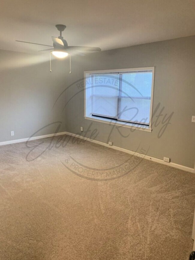 Building Photo - Spacious 3BR/1BA Lower-Level Apartment wit...