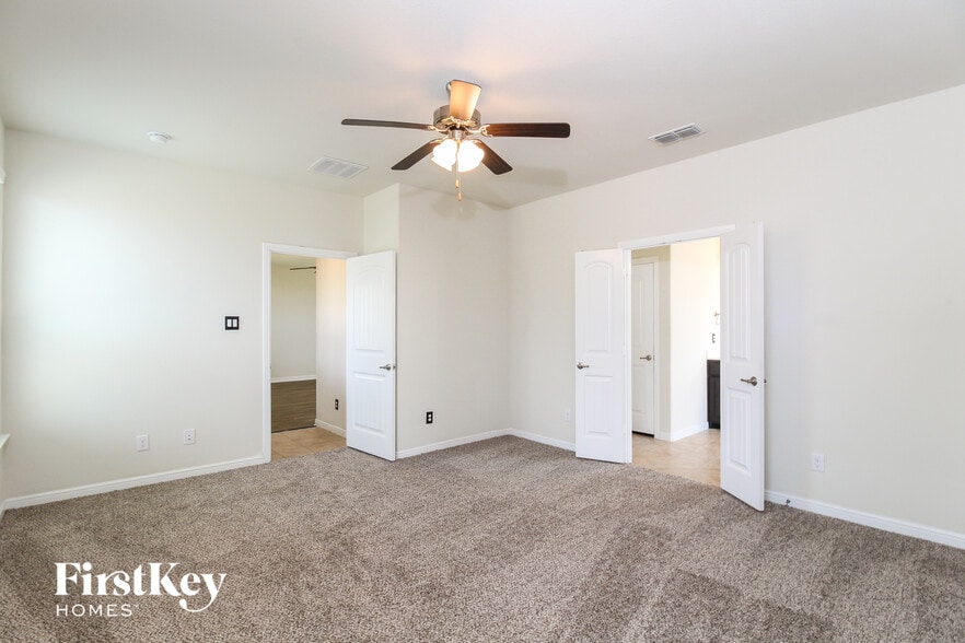 Building Photo - 1008 Spanish Needle Trail