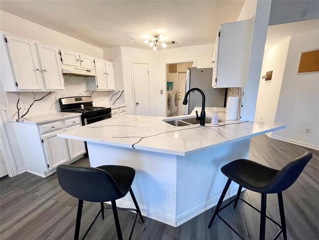 Primary Photo - 1225 Hughmont Dr