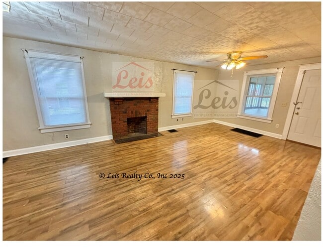 Building Photo - 3341 N Main St